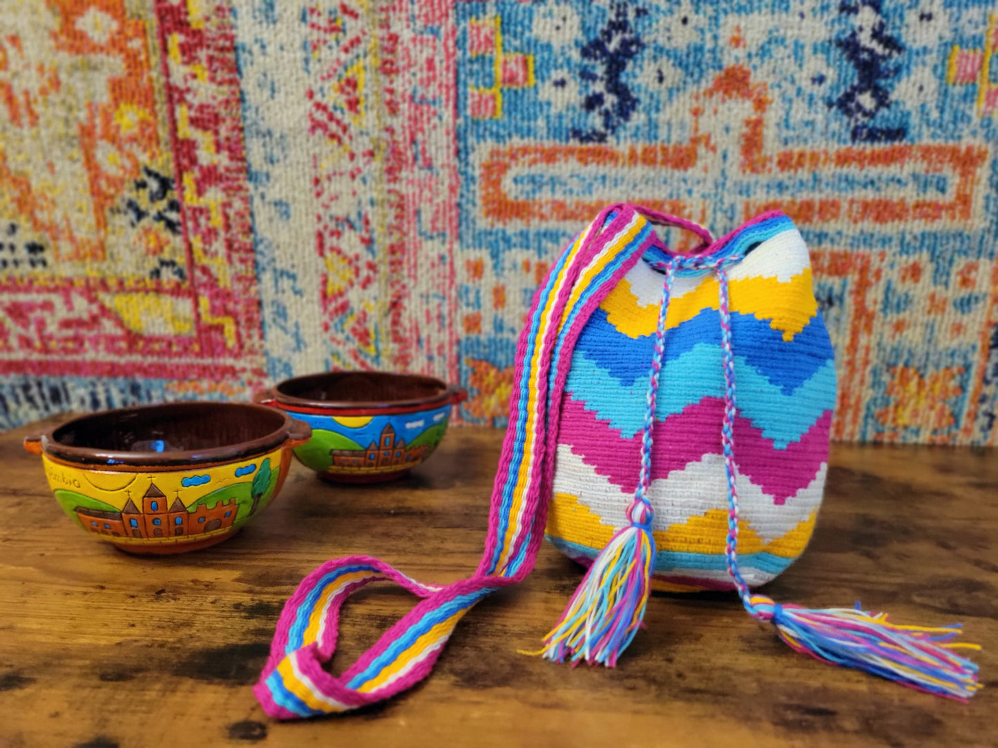 Small Wayuu White Bag, Handmade bag, hand knitted bag, mochila wayuu colorida, Colombian mochilas, Colombian bags
