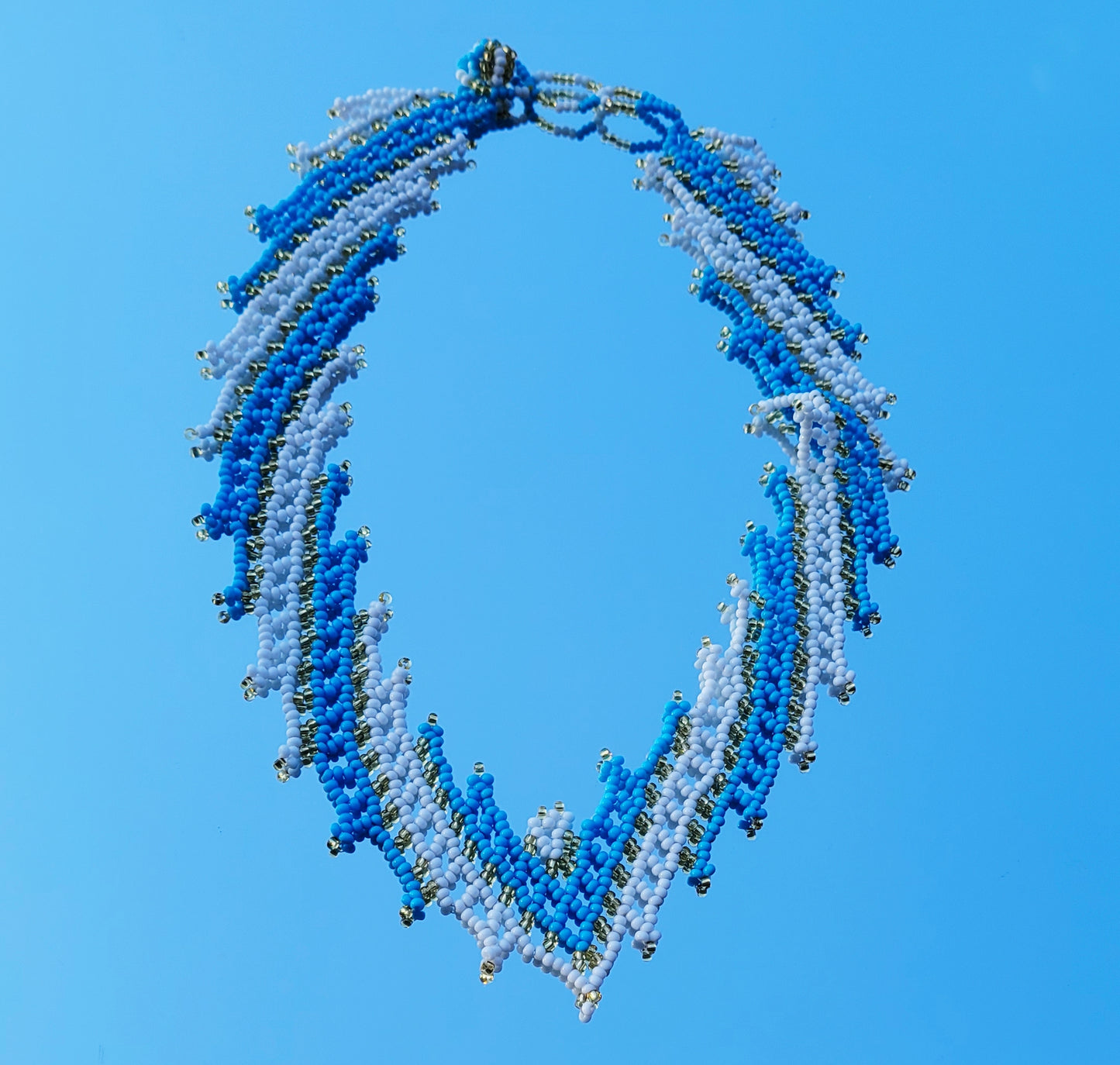 Emberá Blue and White Waves Choker Necklace, handmade bead necklace